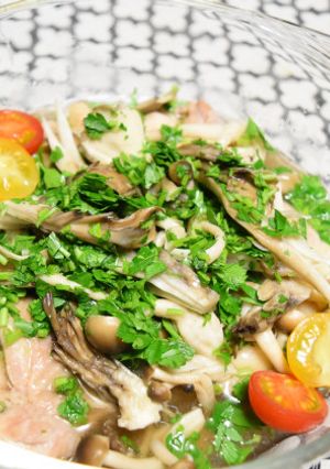 パセリたっぷり鶏肉ときのこのワイン蒸し-レシピのメイン写真