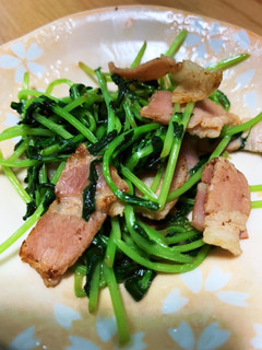 あと一品・豆苗とベーコン炒め-レシピのメイン写真