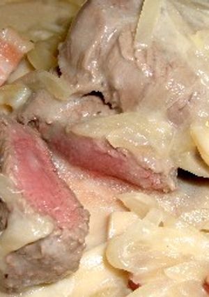 仔鹿肉のステーキ　キノコクリームソース-レシピのメイン写真