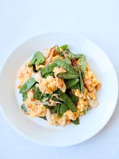 下茹で不要【かに玉と絹さやの炒め物】-レシピのメイン写真