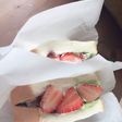 3色クリームのいちごサンド