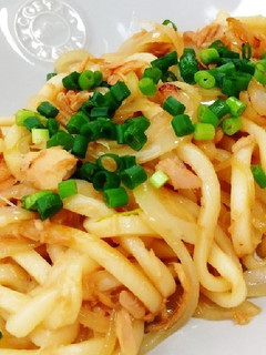 【時短レシピ】ツナと玉ねぎの焼きうどん-レシピのメイン写真