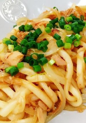 【時短レシピ】ツナと玉ねぎの焼きうどん-レシピのメイン写真