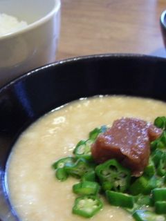 梅でさっぱりとろろご飯-レシピのメイン写真