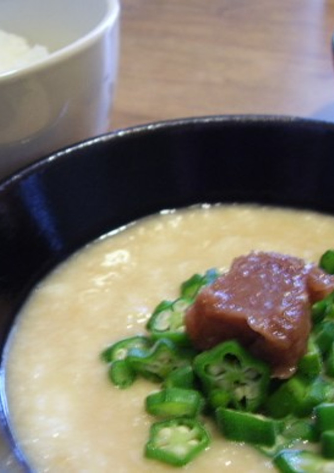 梅でさっぱりとろろご飯-レシピのメイン写真