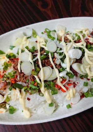 ひき肉とパラパラおかずラー油のそぼろご飯-レシピのメイン写真