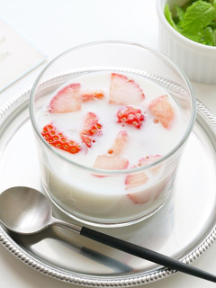 苺の牛乳寒天-レシピのメイン写真