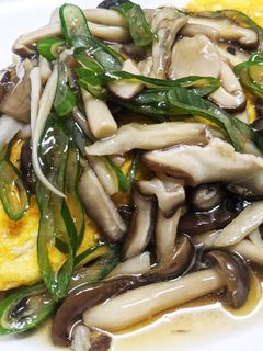 残りご飯で!きのこたっぷり和風オムライス-レシピのメイン写真