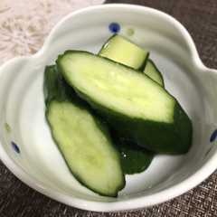 รูปของ 簡単すぎるきゅうりの浅漬け