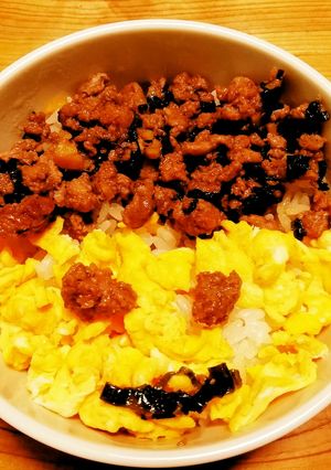 にこにこイノシシの2色丼-レシピのメイン写真