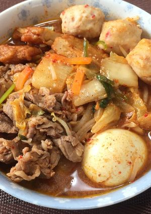 まるごと１箱キムチ鍋!(^^)!-レシピのメイン写真