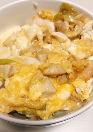 麺つゆで簡単☆鶏胸肉と豆腐の傘増し親子丼-レシピのメイン写真