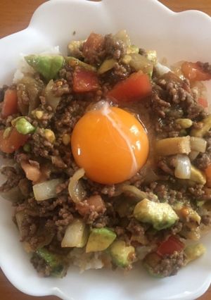 簡単!ビーフのアヒポキ風丼-レシピのメイン写真