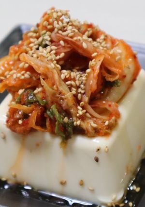 キムチ乗せ豆腐☆簡単おつまみ-レシピのメイン写真