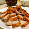 ベトナムのカリカリ皮焼豚肉