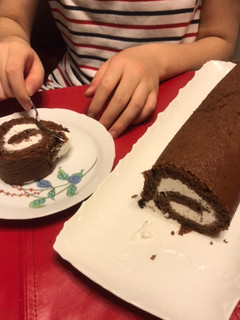 油脂無し材料4つ!簡単ロールケーキ-レシピのメイン写真