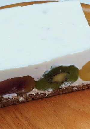 カラフル★3種キウイとヨーグルトのケーキ-レシピのメイン写真