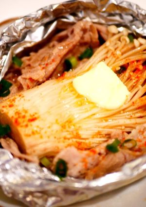 バターぽん酢♪ホイル蒸し豚えのき-レシピのメイン写真
