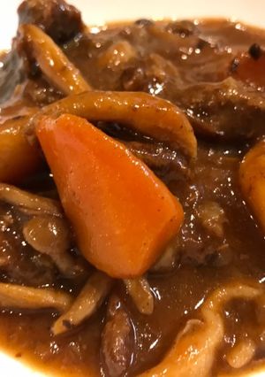 土鍋でお肉とろとろビーフシチュー-レシピのメイン写真
