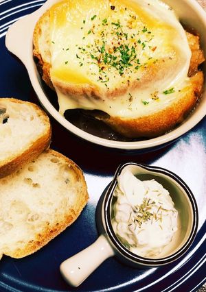 熱々 簡単オニオングラタンスープ-レシピのメイン写真