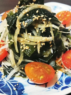 ☆わかめと玉ねぎのシンプルサラダ-レシピのメイン写真