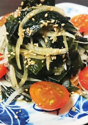 ☆わかめと玉ねぎのシンプルサラダ-レシピのメイン写真