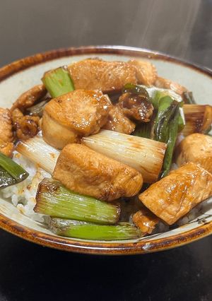 鶏むね肉であっさり焼き鳥丼-レシピのメイン写真