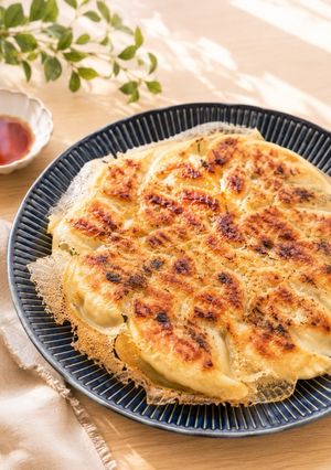 小麦粉vs片栗粉☆羽付き餃子の焼き方♪-レシピのメイン写真