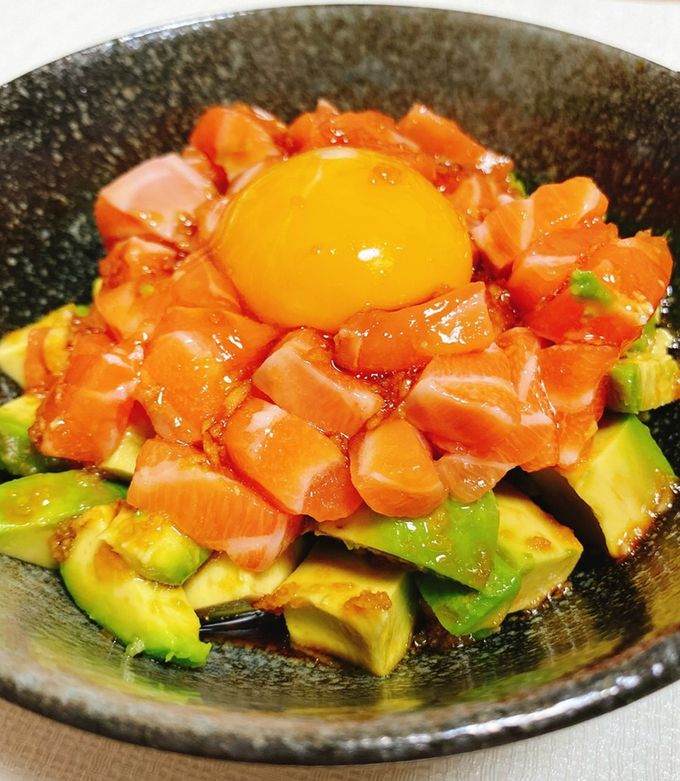 子供も食べれるサーモンとアボカドのユッケ by ♡minimini