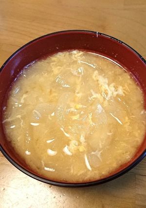たまごと玉ねぎの簡単お味噌汁-レシピのメイン写真