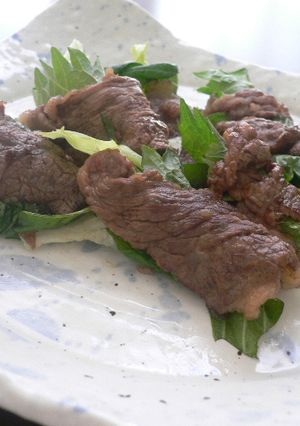 冷やして食べてね♪牛肉の大葉レタス巻き-レシピのメイン写真