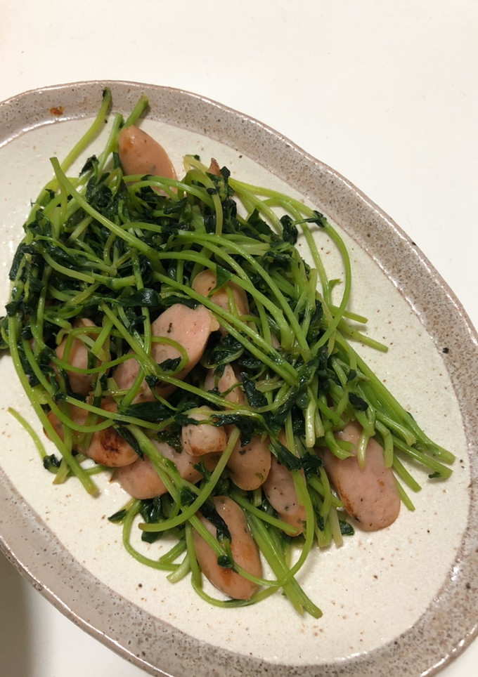 簡単！豆苗のハーブ炒め-レシピのメイン写真