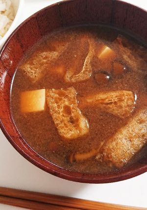 なめこと豆腐と油揚げのお味噌汁-レシピのメイン写真