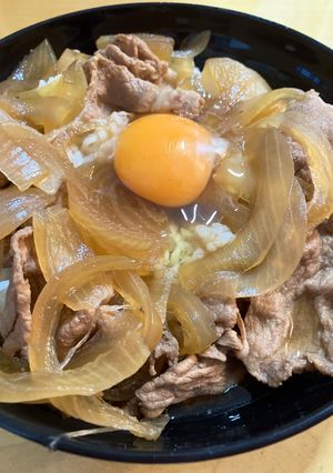 簡単🎵玉ねぎたっぷり✨汁だくの豚丼🩷-レシピのメイン写真