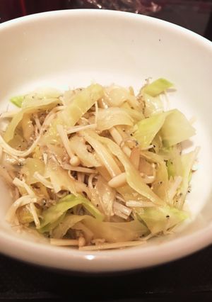 お皿一つで作るキャベツとキノコの和え物-レシピのメイン写真