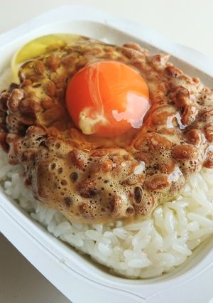 パックご飯で作る「卵かけ納豆ご飯」-レシピのメイン写真