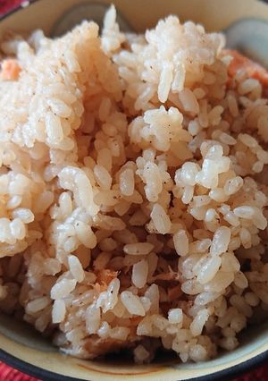 ごま香る鮭の炊き込みご飯-レシピのメイン写真