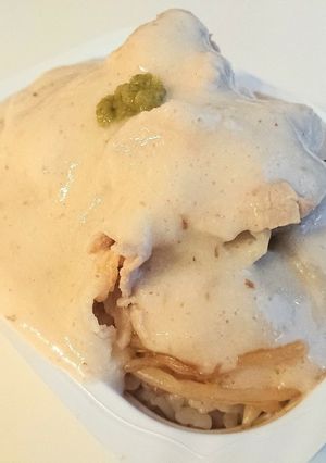 パックご飯で作る「豚もやしとろろご飯」-レシピのメイン写真