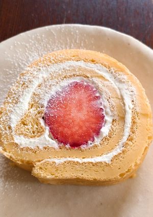 しっとりふかふかロールケーキ-レシピのメイン写真