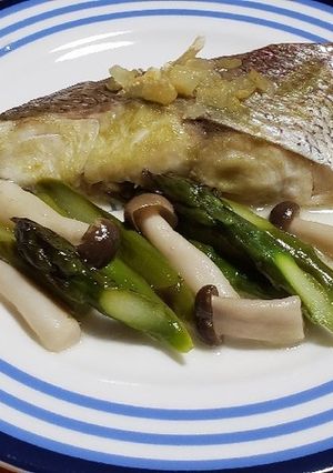 昆布茶で簡単うまうま♪鯛の酒蒸し♪-レシピのメイン写真