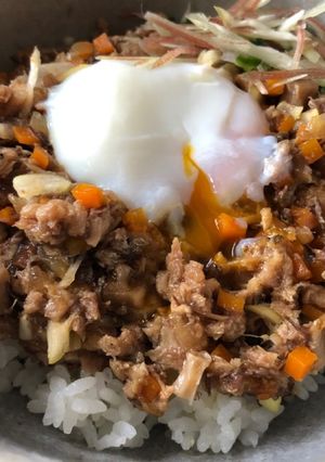 鯖そぼろ丼 温玉のせ-レシピのメイン写真