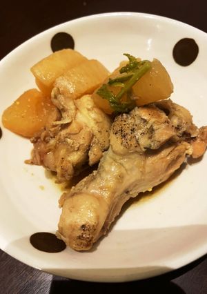 ダッチオーブンで作る大根と手羽元の煮物-レシピのメイン写真