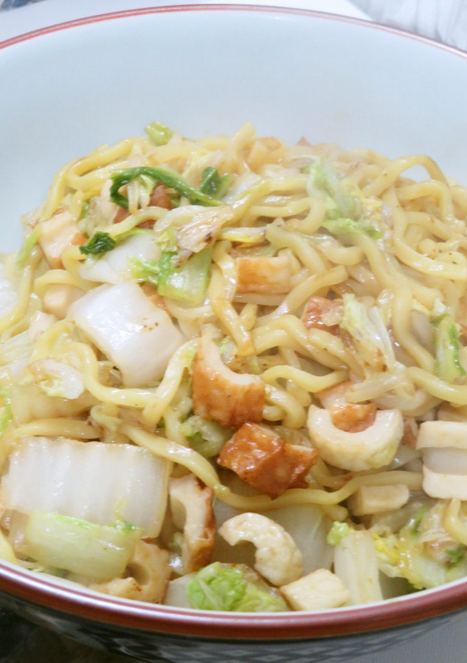 牡蠣油香る☆白菜と竹輪の中華風塩焼きそば-レシピのメイン写真
