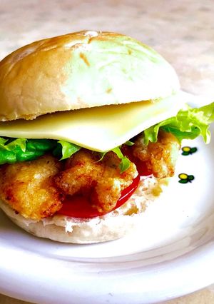 鶏肉の竜田揚げ入りチーズバーガー-レシピのメイン写真