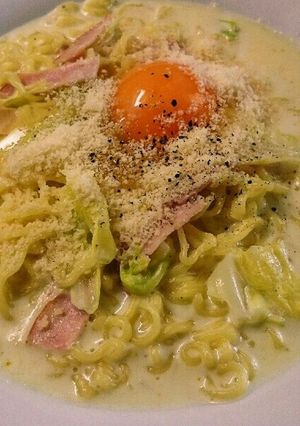 簡単軽食⭐塩ラーメンdeカルボナーラ?!-レシピのメイン写真