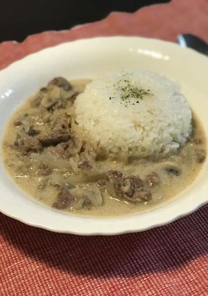 材料これだけ！絶品白いビーフストロガノフ-レシピのメイン写真