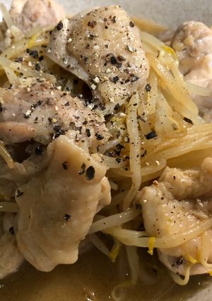 鶏とモヤシのガリバタぽん炒め！-レシピのメイン写真