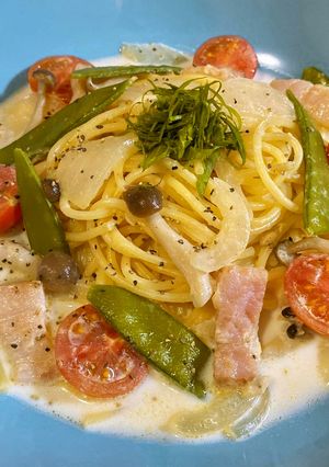 絹さやと新玉ねぎのクリームスープパスタ-レシピのメイン写真