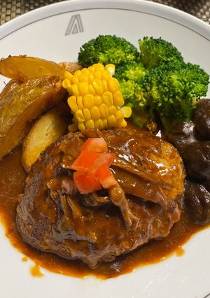 キノコと デミソースの 煮込みハンバーグ-レシピのメイン写真