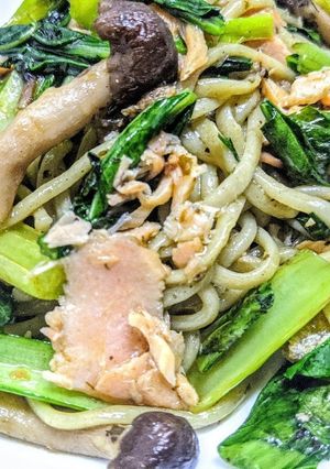 市販のソースで☆鮭ときのこのジェノベーゼ-レシピのメイン写真